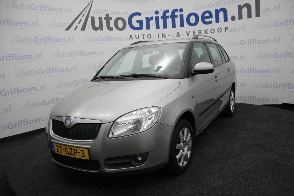 Skoda Fabia Combi 1.4-16V Ambiente netjes met trekhaak, Voorwielaandrijving, 4 cilinders, Beige, Origineel Nederlands