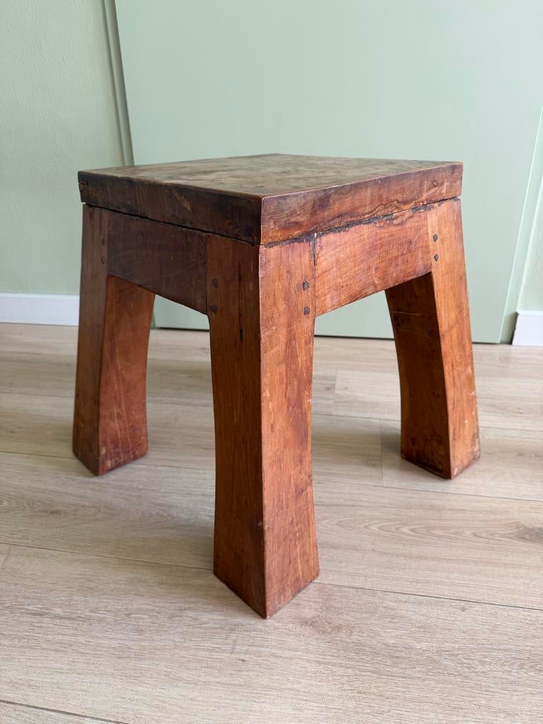 Teakhouten bijzettafel met olifanten poten, Minder dan 45 cm, Minder dan 55 cm, Gebruikt, Vierkant