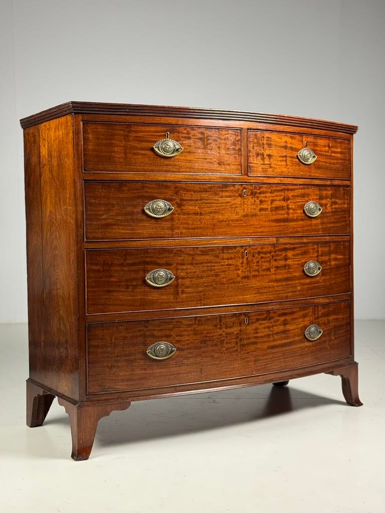 Bowfront Commode Engels antiek