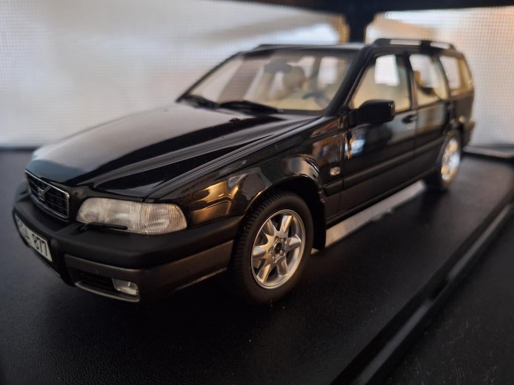 Volvo V70 XC Cross Country 1996-1999 Schaal 1:18, Overige merken, Auto, Cult, Nieuw