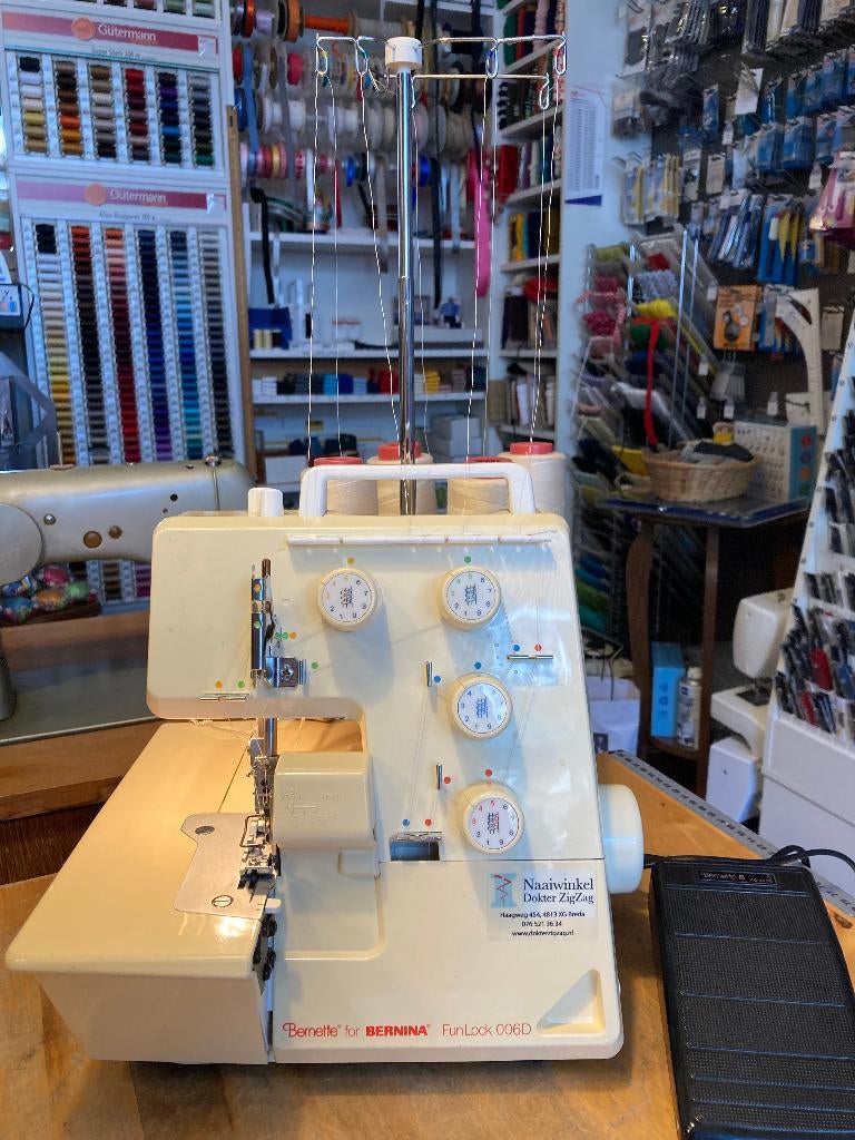 Bernette FunLock 006D - topmachine!, Gebruikt, Info@bernina.com, Ophalen of Verzenden, Lockmachine