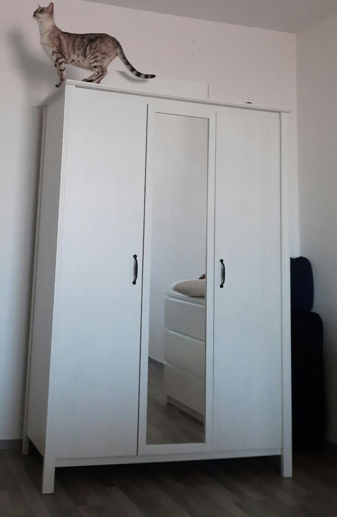 Ikea Brusali Kledingkast met spiegel, hang- en legruimte, Ophalen, Met deur(en), Gebruikt, 100 tot 150 cm