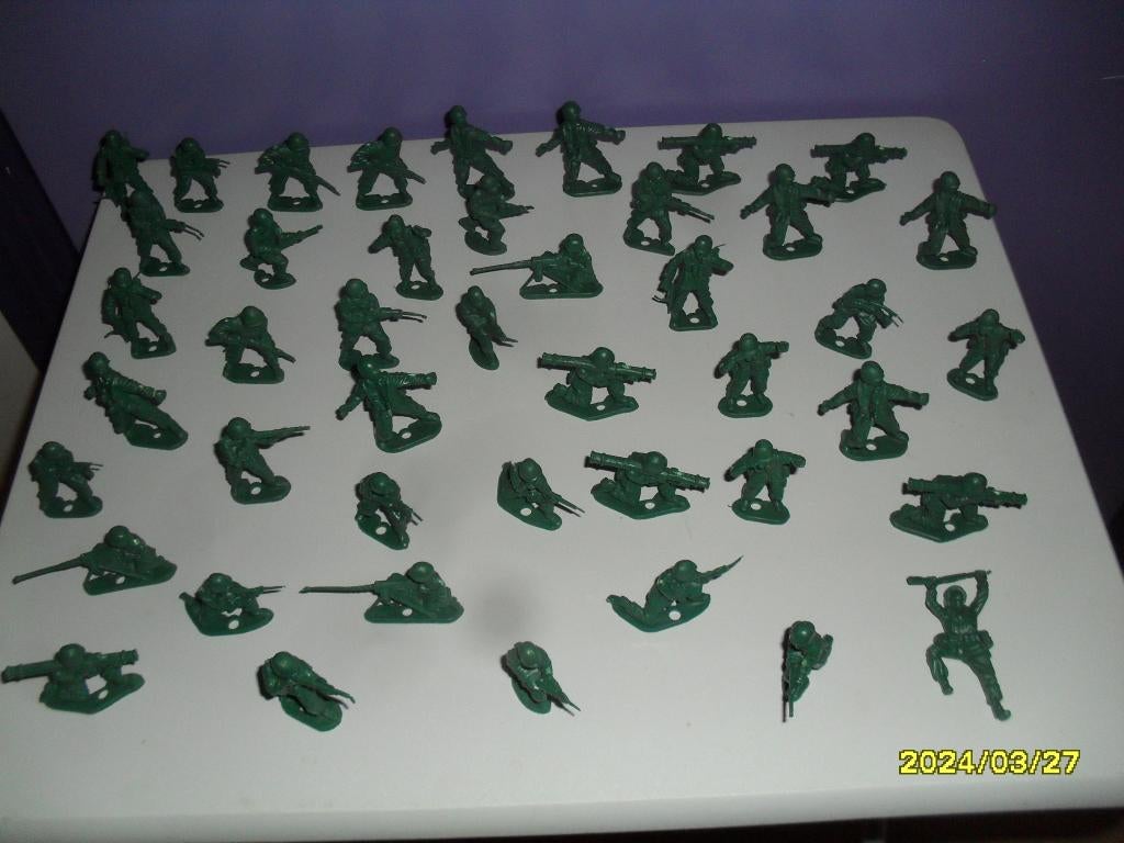 Grote verzameling, Vintage, soldaten en legervoertuigen, Ophalen of Verzenden, Zo goed als nieuw