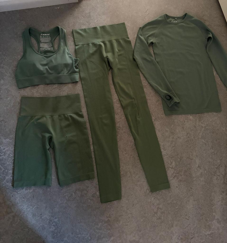 Primark 4 delig sportset S, Primark, Ophalen of Verzenden, Fitness of Aerobics, Maat 36 (S)