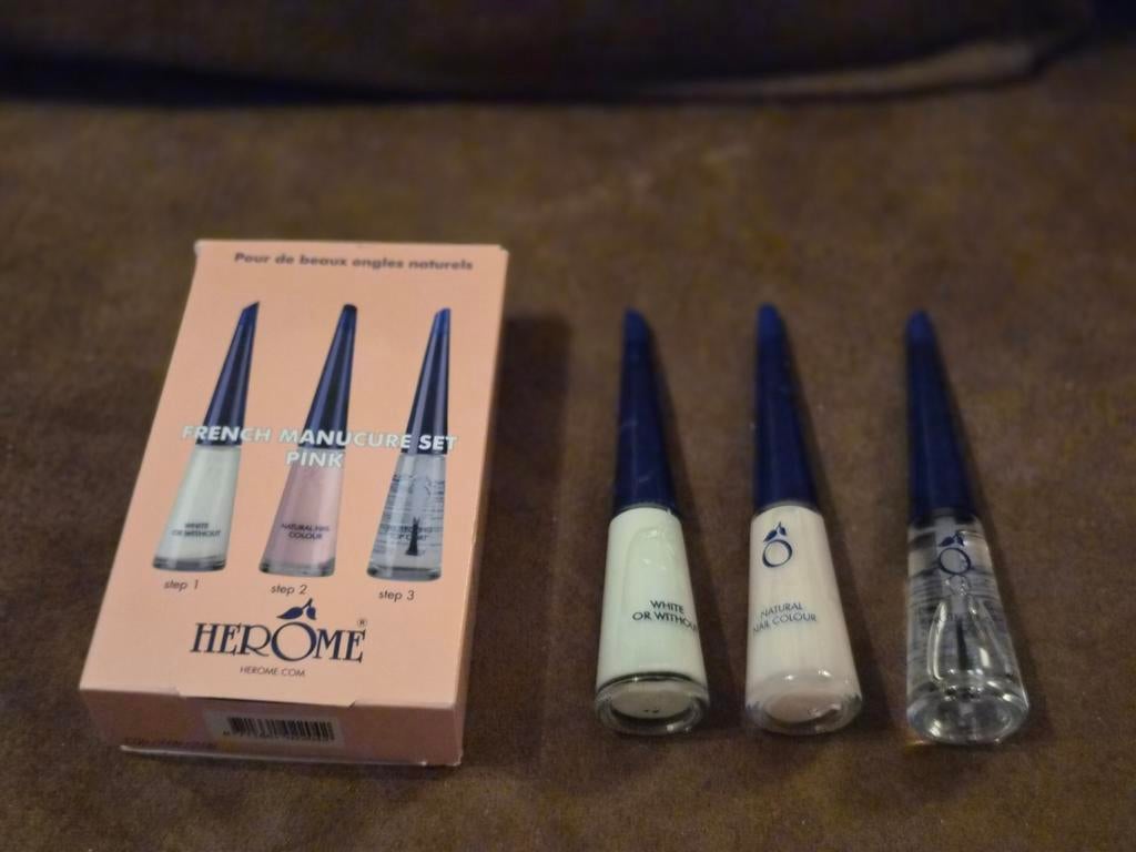 Nieuwe HEROME French Manucure set Pink 30ML maar 1x gebruikt, Nieuw, Ophalen of Verzenden, Handen en Nagels, Make-up