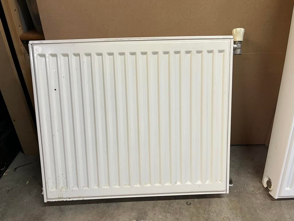 CV radiatoren. 1 stuks 40x50x10cm en 2 stuks  90x42x10cm., Ophalen, Gebruikt, Radiator, 30 tot 80 cm