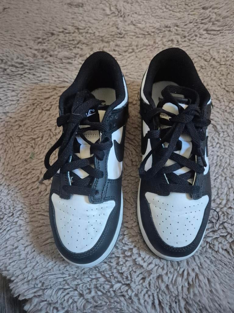 Nike kinderschoenen zwart/wit - Maat 34, Kinderen en Baby's, Kinderkleding | Schoenen en Sokken, Gebruikt, Jongen of Meisje, Schoenen