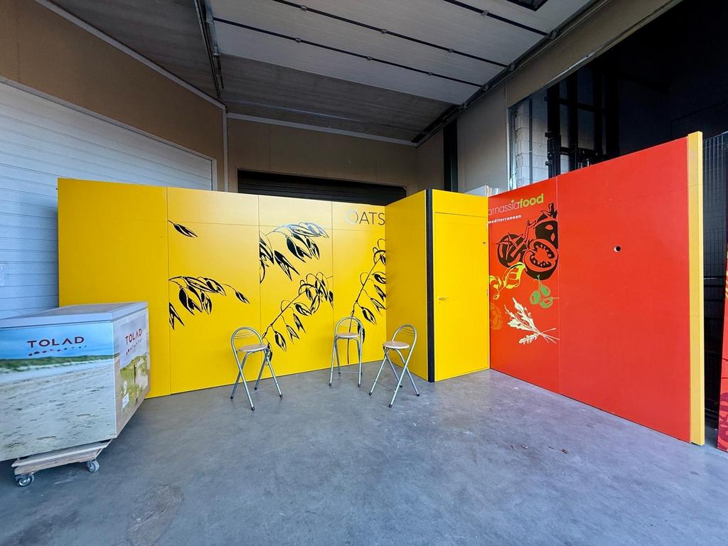 15 m2 Beursstand inclusief transportkar en expomeubel, Ophalen