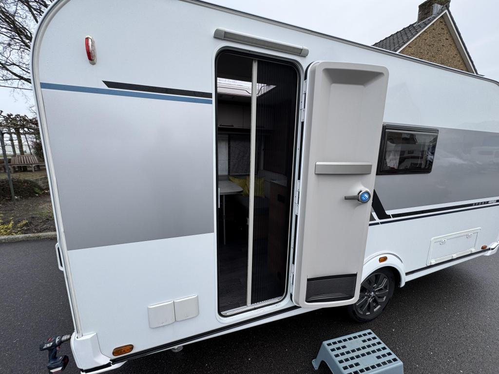 Knaus Sport E-Power Selection 420QD Mover,airco/verw.gasloos, Bedrijf, Treinzit, Schokbreker, 4 tot 5 meter