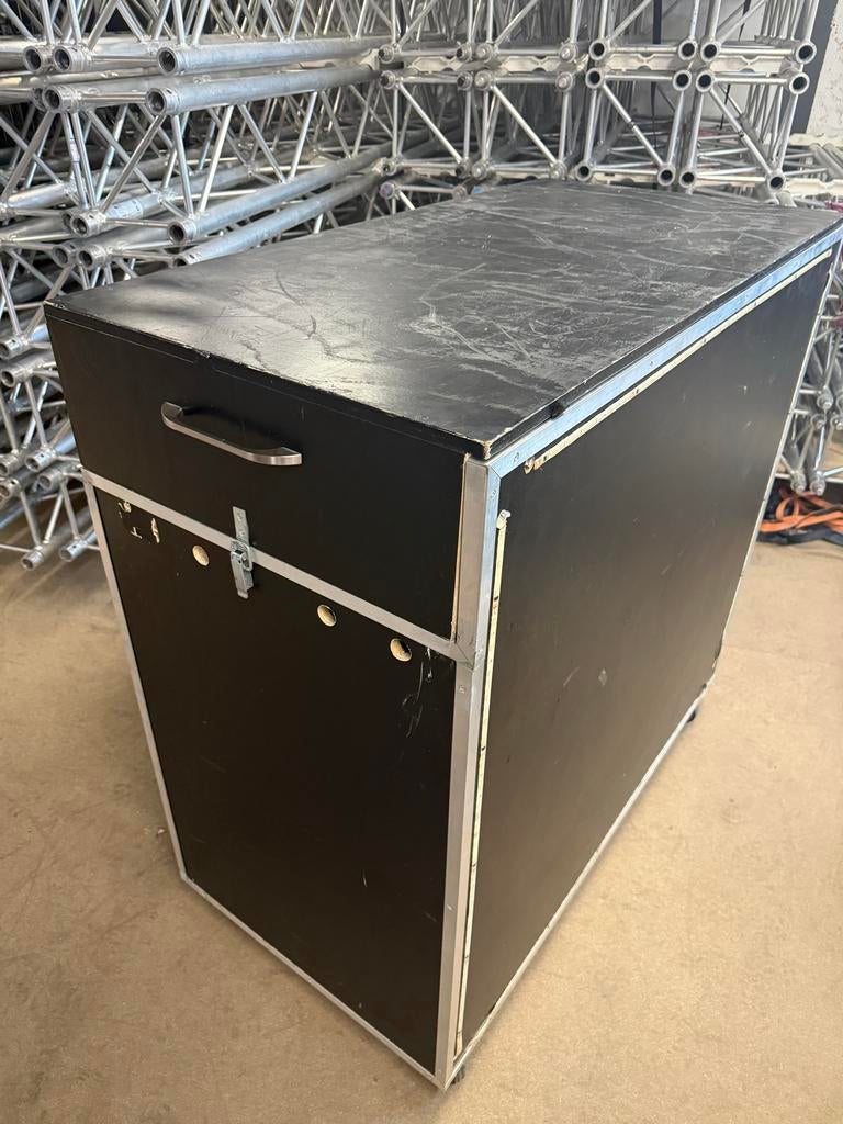 DJ booth / meubel met deksel en wielen, Muziek en Instrumenten, Dj-sets en Draaitafels, Ophalen, Gebruikt, Dj-set, Overige merken
