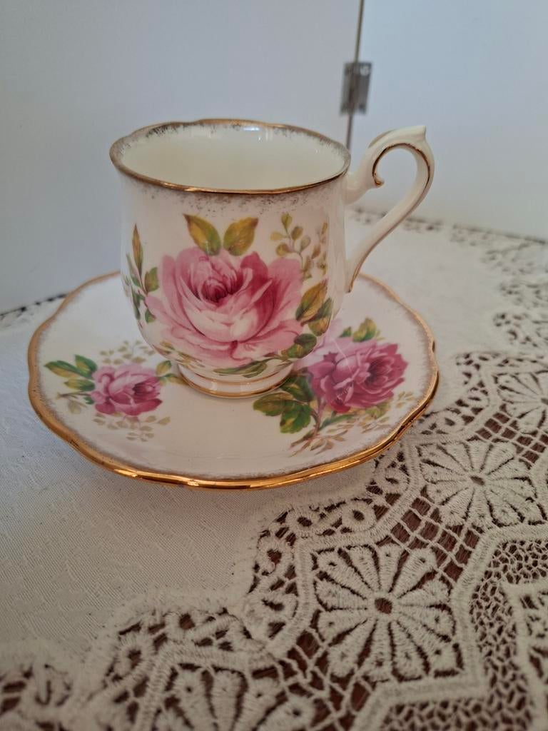 Royal Albert American beauty, Antiek en Kunst, Ophalen of Verzenden