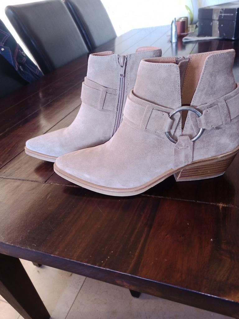 Via Vai Nieuwe Enkellaarsjes Maat 37, Beige, Lage of Enkellaarzen, Via Via, Nieuw