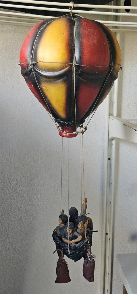 Decoratieve luchtballon met mandje en figuurtjes, Huis en Inrichting, Ophalen of Verzenden