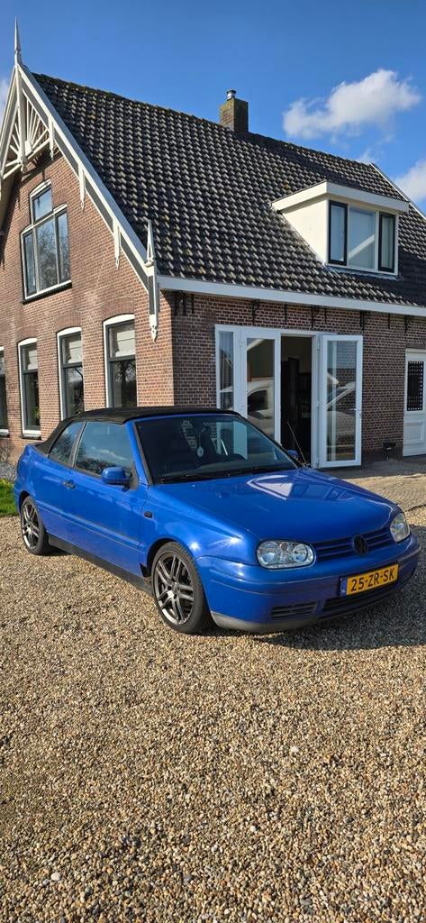 Volkswagen Golf 1998 Blauw met wat werk, Voorwielaandrijving, 74 pk, Zwart, Cabriolet