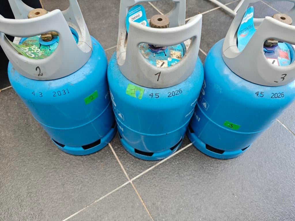 3 gasflessen, 1 vol, 2 halfvol, Ophalen of Verzenden