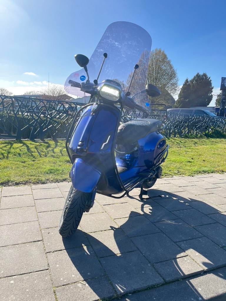 Vespa sprint, Fietsen en Brommers, Scooters | Vespa, Ophalen, Zo goed als nieuw, Benzine, Vespa S