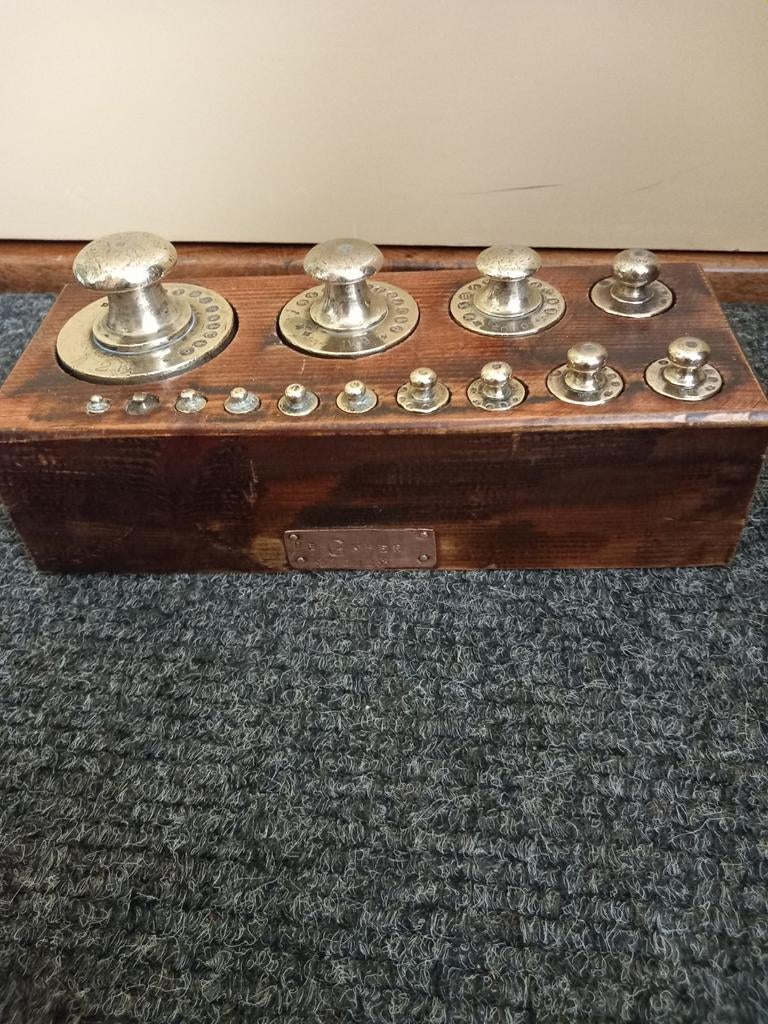 Antiek gewichtenblok drogisterij De Gaper 14 gewichten, Ophalen of Verzenden