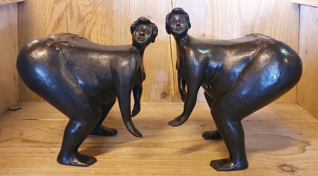 DIKKE DAMES / BRONZEN BEELDEN / 2 modellen