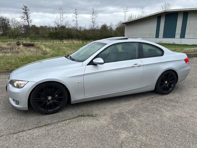 BMW 3 Serie Coupe 320d automaat High Executieve zwart leer s, Automaat, 745 kg, Zwart, 4 cilinders