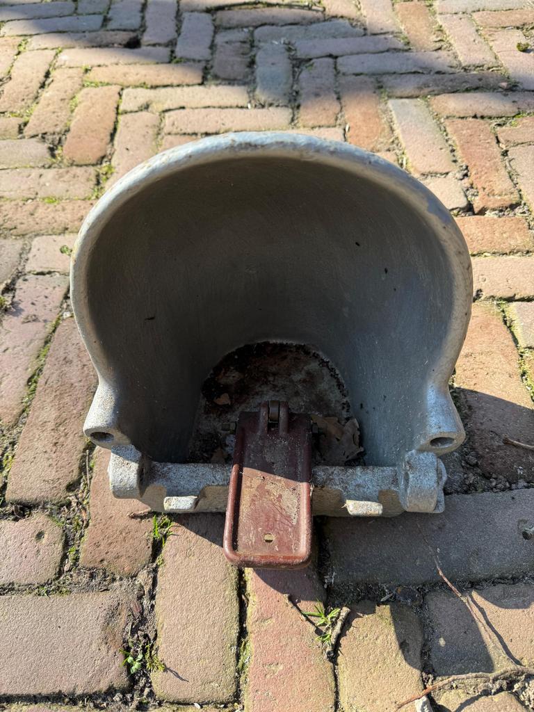 Drinkbak koeien, Ophalen