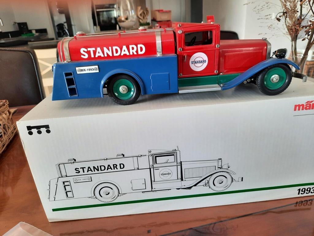 Marklin esso standaard blikken vrachtwagen, Ophalen of Verzenden, Nieuw, Bus of Vrachtwagen, Lion Toys