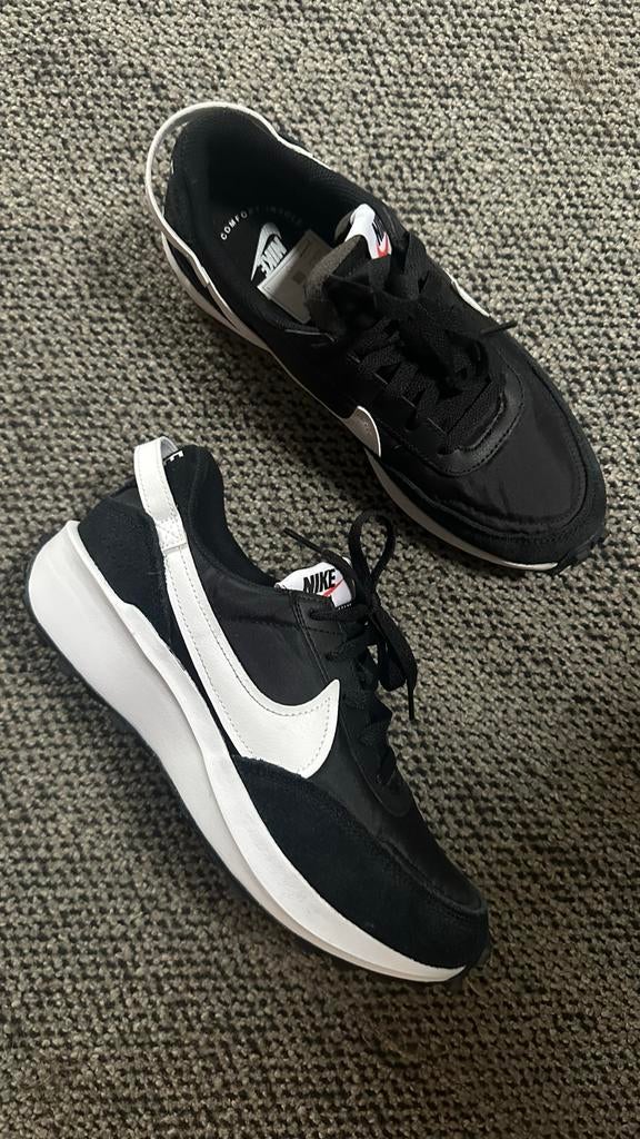 Nike Waffle Debut Dames Sneakers Zwart/Wit 39, Kleding | Dames, Schoenen, Verzenden, Gedragen, Zwart, Sneakers of Gympen