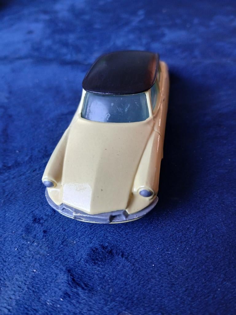Citroën DS.  Corgi toys,  gerestaureerd, Ophalen of Verzenden