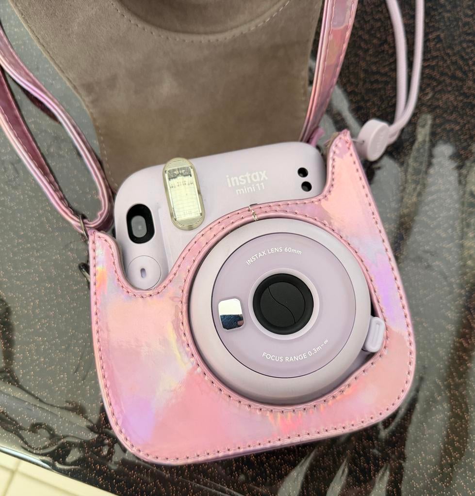 Instax Mini 11 Instant Camera met Hoesje - Lila, Compact, Ophalen of Verzenden, Zo goed als nieuw, Overige Merken