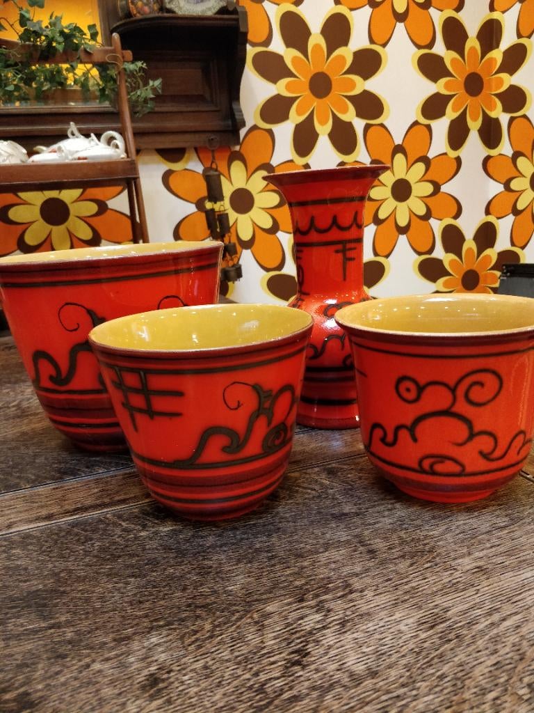 Drie bloempotten en vaas Flora Gouda, Ophalen