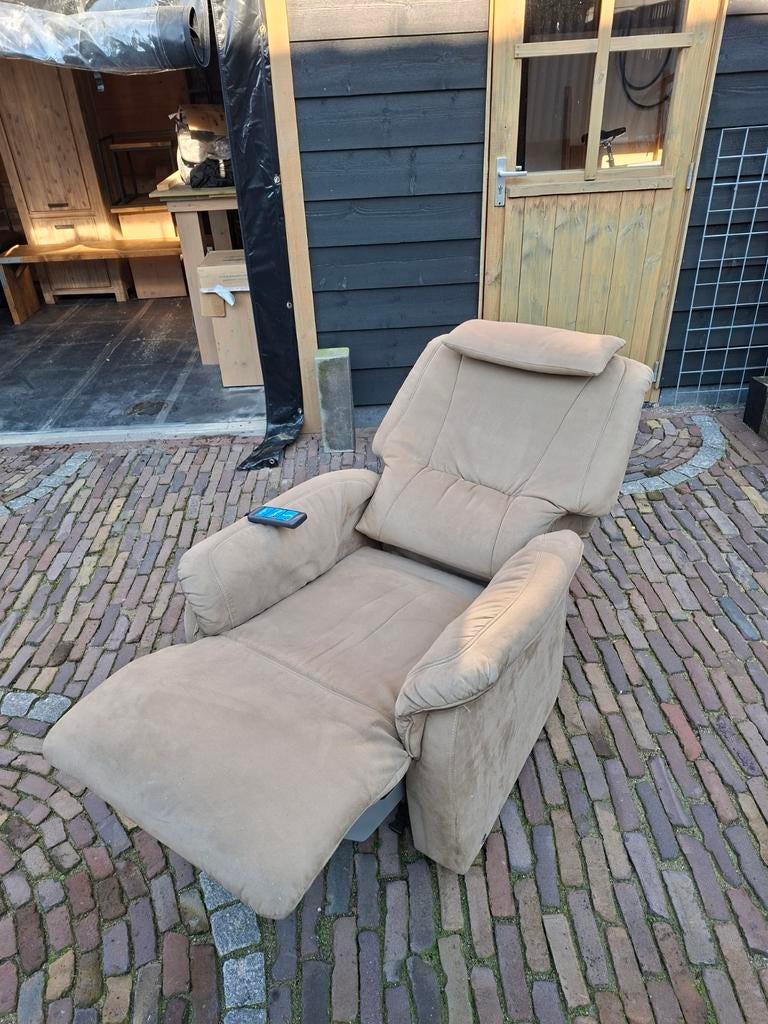 Comfortabele elektrische relaxfauteuil, Gebruikt, Modern comfort, 75 tot 100 cm, Ophalen of Verzenden