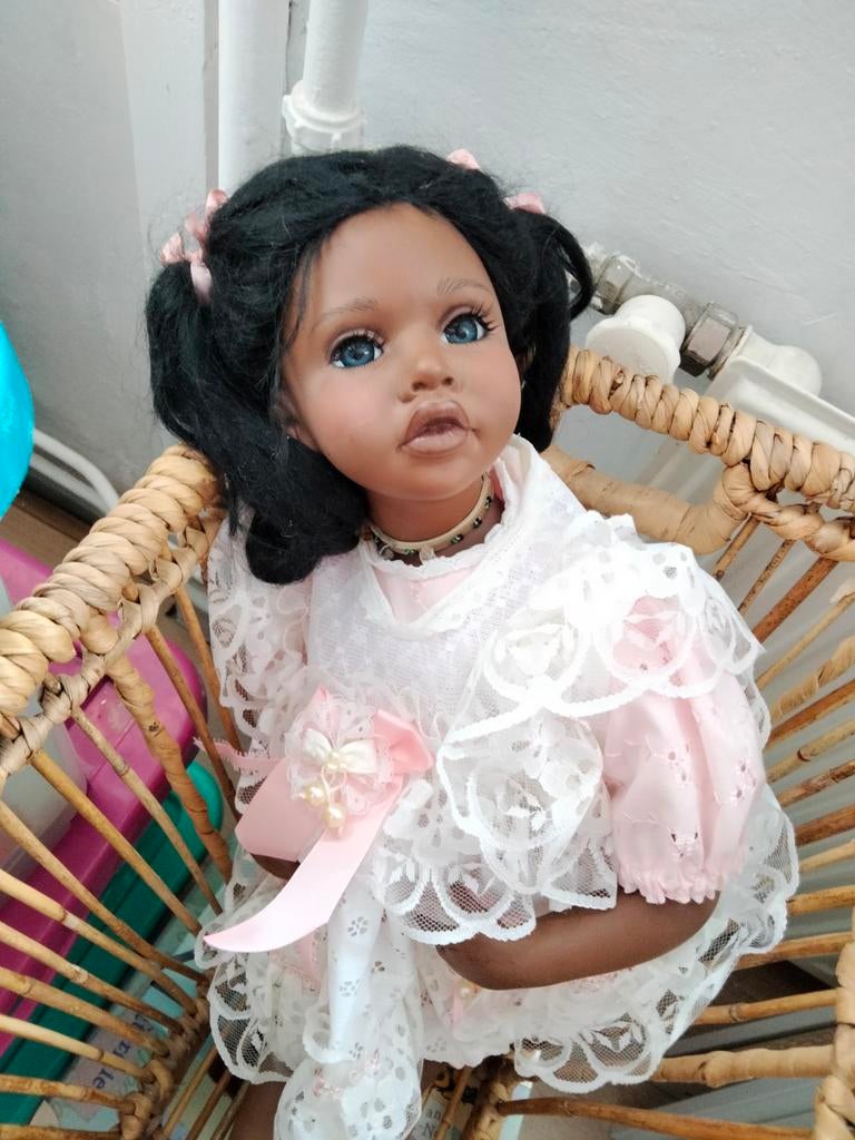 ZGAN Getinte mooie pop TEAB, Ophalen of Verzenden, Zo goed als nieuw, Pop