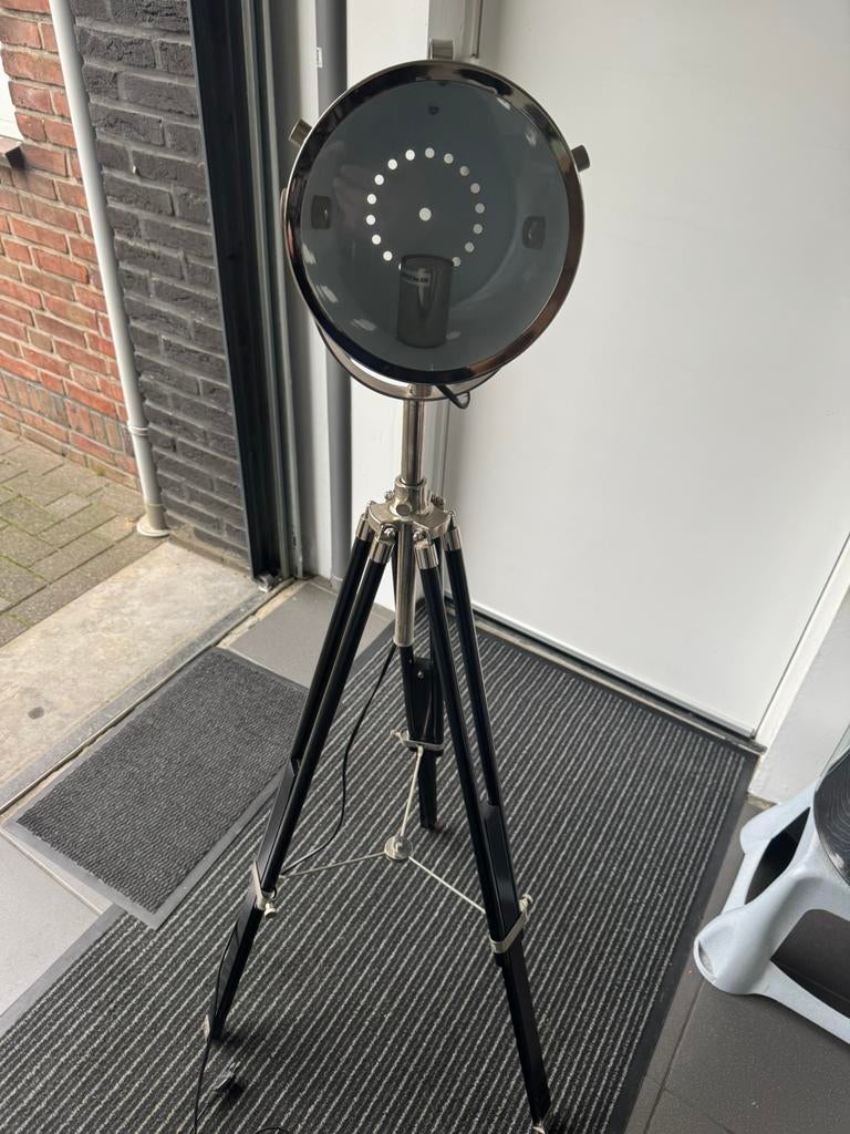 Chrome Lamp op hoogte verstelbare driepoot, Ophalen of Verzenden, Zo goed als nieuw, Glas, 100 tot 150 cm