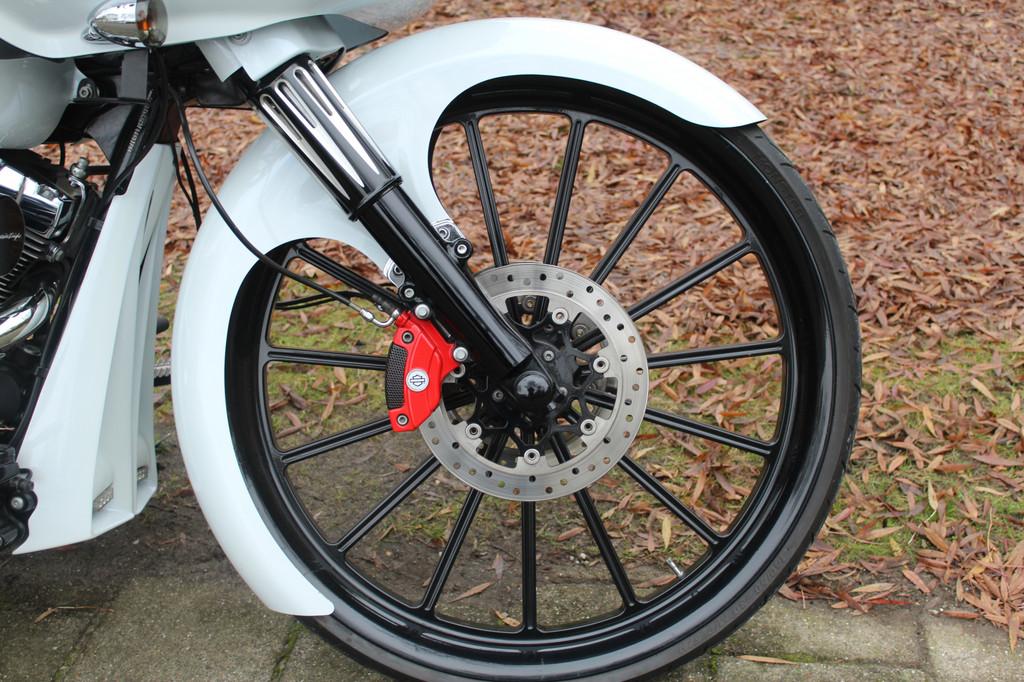 Harley-Davidson Road Glide FLTRXS Roadglide Special Bagger - foto 3