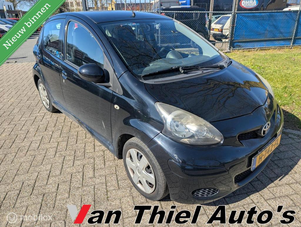 Toyota Aygo 1.0-12V Dynamic Blue airco export, Voorwielaandrijving, Gebruikt, 4 stoelen, Bedrijf