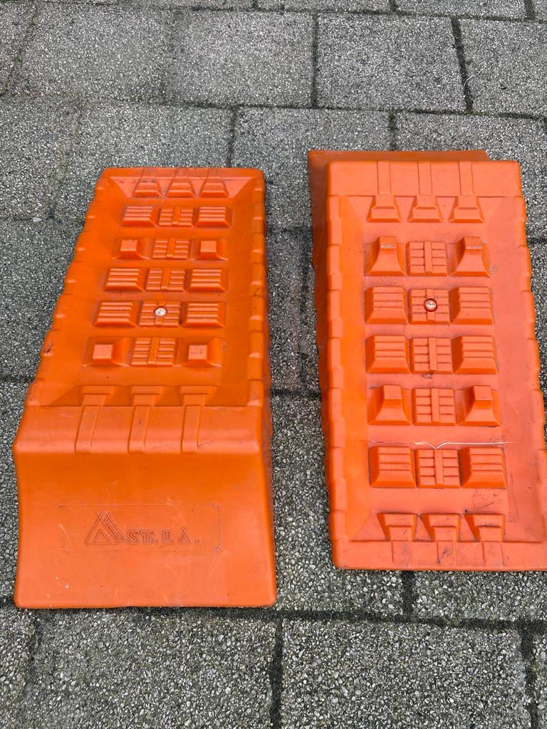 Oprijblokken voor caravan of camper, Ophalen, Gebruikt