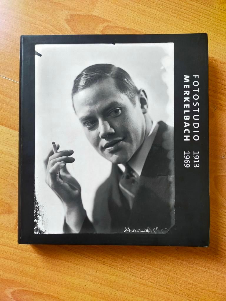 Fotostudio Merkelbach portretten 1913-1969 (als nieuw, 2013), Ophalen of Verzenden, Zo goed als nieuw, Fotografen