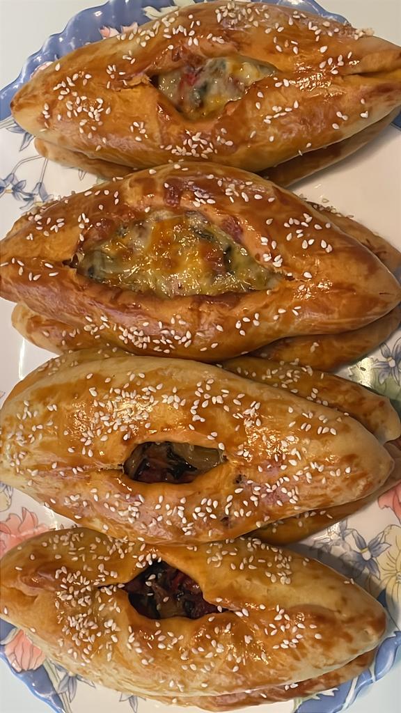 Pide.                         Per stuk voor 2€, Ophalen