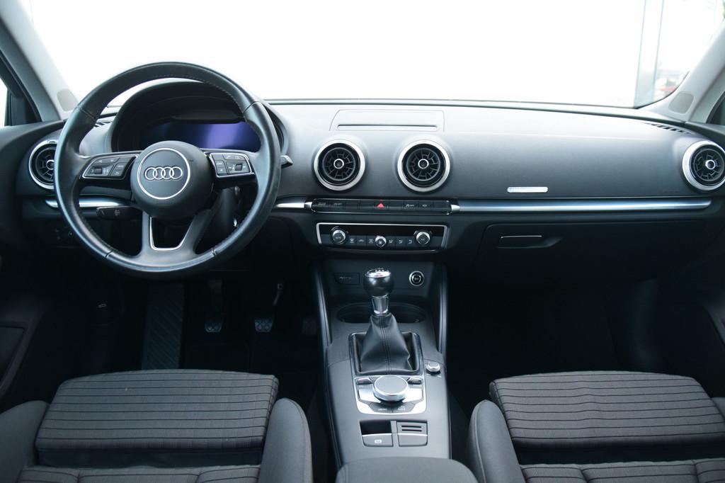 Audi A3 Sportback 30 TFSI Advance Digi/Cockpit Sportstoelen, Auto's, Audi, Voorwielaandrijving, Stof, Gebruikt, 1165 kg