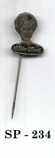 Sp234 Zwart Speldje Willeke Alberti, Verzamelen, Ophalen of Verzenden, Gebruikt, Overige onderwerpen