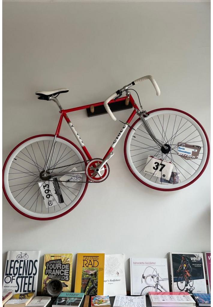 Prachtige racefiets aan de muur, Ophalen, Zo goed als nieuw