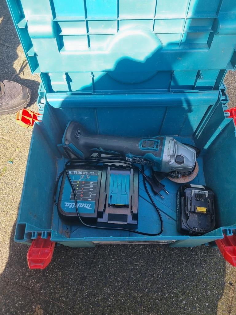 Makita slijpmachine, Doe-het-zelf en Verbouw, Gereedschap | Slijpmachines, Ophalen of Verzenden, Zo goed als nieuw, Minder dan 700 watt