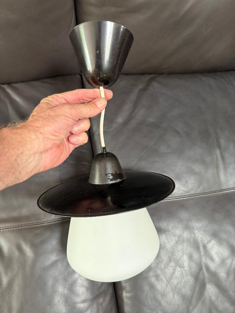 Hanglampje Bakeliet opaalglas fifties Hala Busquet, Ophalen, Zo goed als nieuw, Vintage Sixties Fifties Dutch Design, Minder dan 50 cm