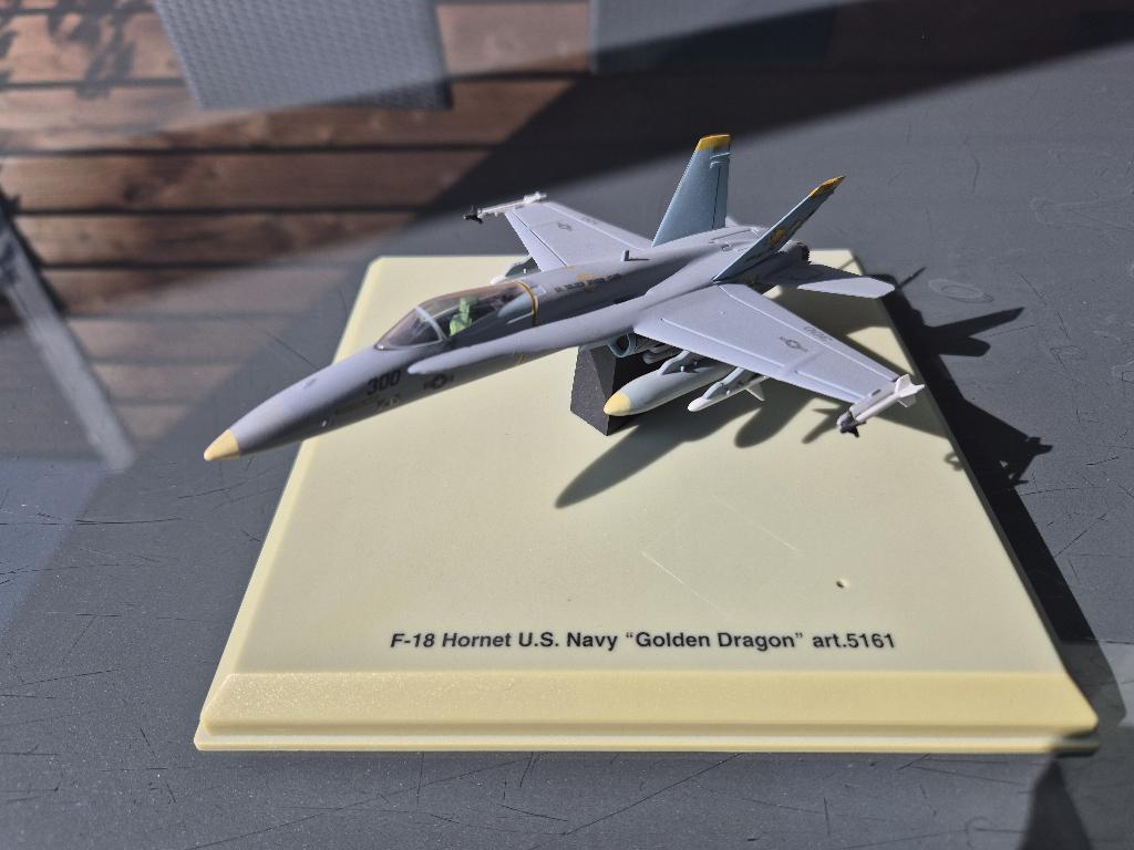 Metal Armour Collection Diecast modellen 1:100, Overige merken, 1:72 tot 1:144, Ophalen of Verzenden, Zo goed als nieuw