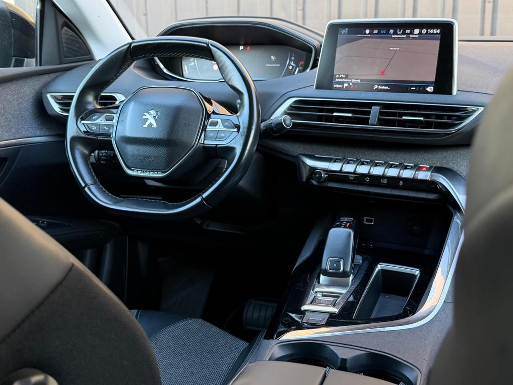 Peugeot 3008 1.2 PureTech Allure | Automaat | Carplay | Gara, Gebruikt, 1199 cc, Met garantie (alle), Zwart