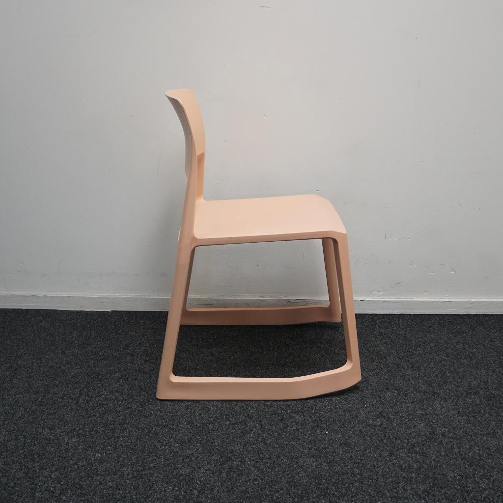 Vitra Tip Ton Chair Design Stoelen | Schommel | Rose | ZGAN, Huis en Inrichting, Stoelen, Kunststof, Overige kleuren, -, Ophalen of Verzenden