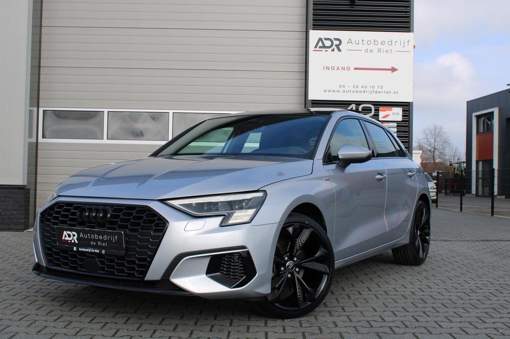 Audi A3 Sportback 35 TFSI DSG/PANO/MATRIX/VIRTUEL/19''LM/NAV, Stof, 4 cilinders, 150 pk, Origineel Nederlands