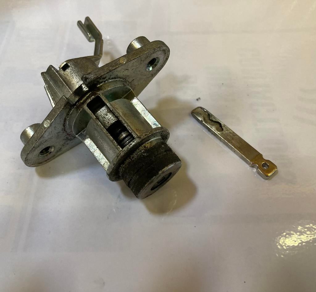 Citroen c1 Peugeot 107 Toyota aygo kofferslot kofferbak slot, Toyota, Ophalen of Verzenden, Toyota, Peugeot