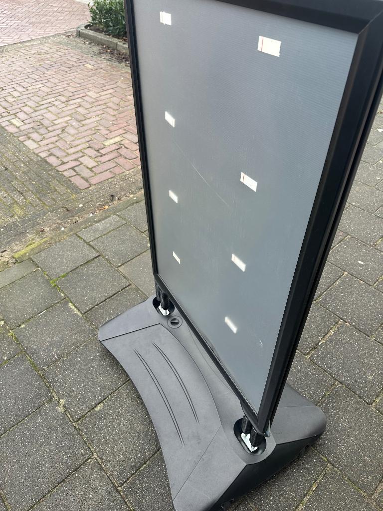 Buitenbord op b1 formaat nieuwstaat. 70 x 100, Verzamelen, Merken en Reclamevoorwerpen, Ophalen, Zo goed als nieuw, Reclamebord