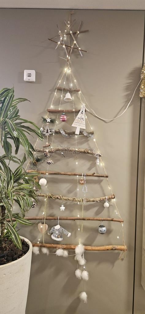 4 decoratieve wandkerstbomen. Ophalen in Breda of Zundert., Diversen, Ophalen, Zo goed als nieuw