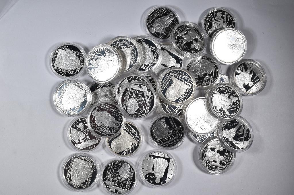 Partij van 32 zilveren penningen 800/1000., Setje, Koningin Beatrix, Zilver, Overige waardes